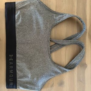 NWOT Under Armour Cross Back Sports Bra